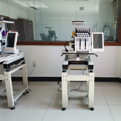 China-Großhandelscomputer-Stickmaschinearbeitskleidung computerisiert auf Verkäufen